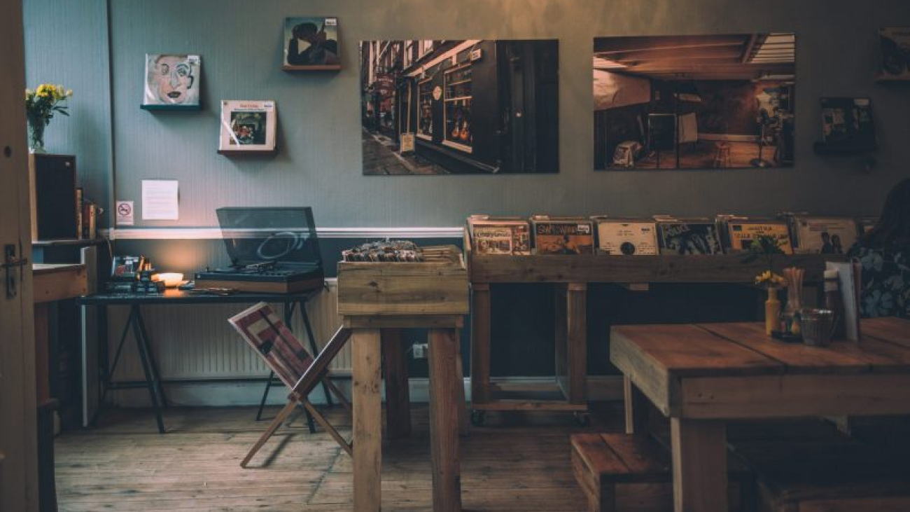 thom-holmes-556804-unsplash