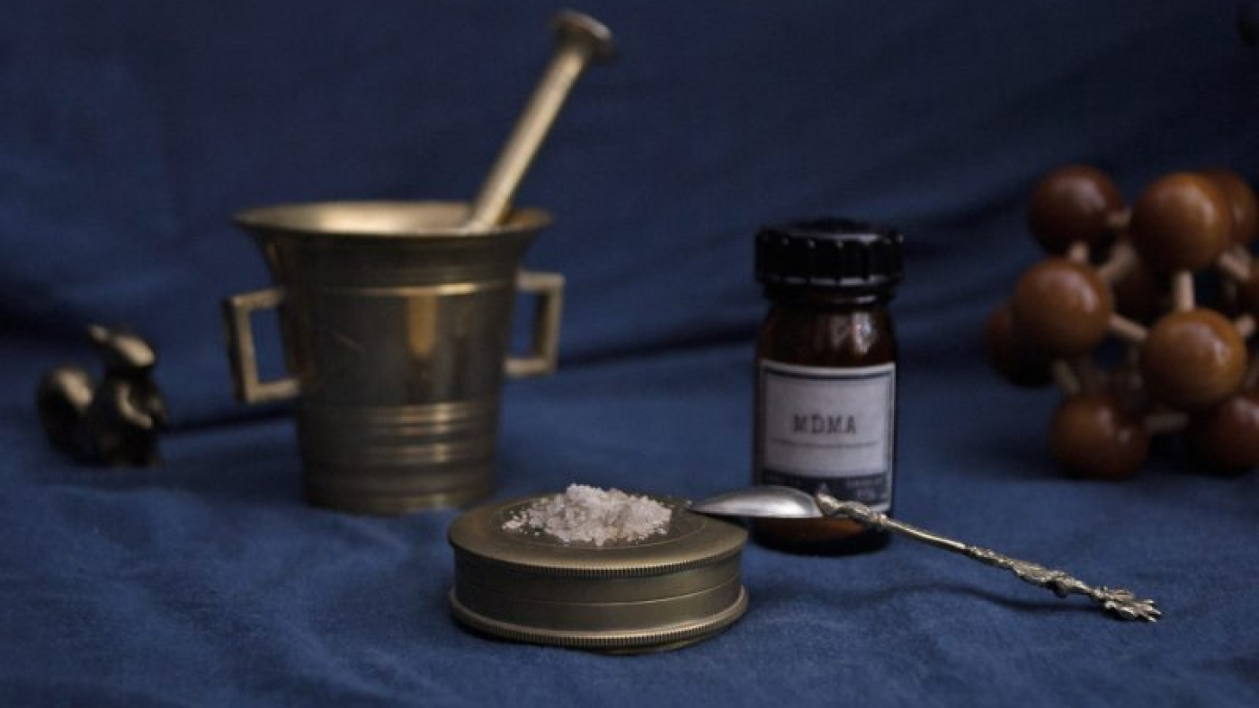 pretty-drugthings-olWIRB8Mngk-unsplash