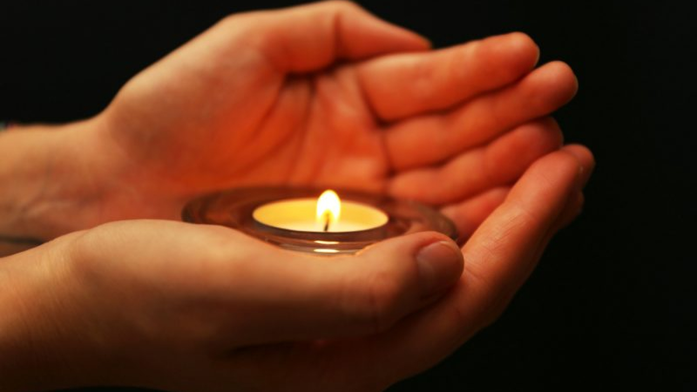 mengembangkan diri lilin