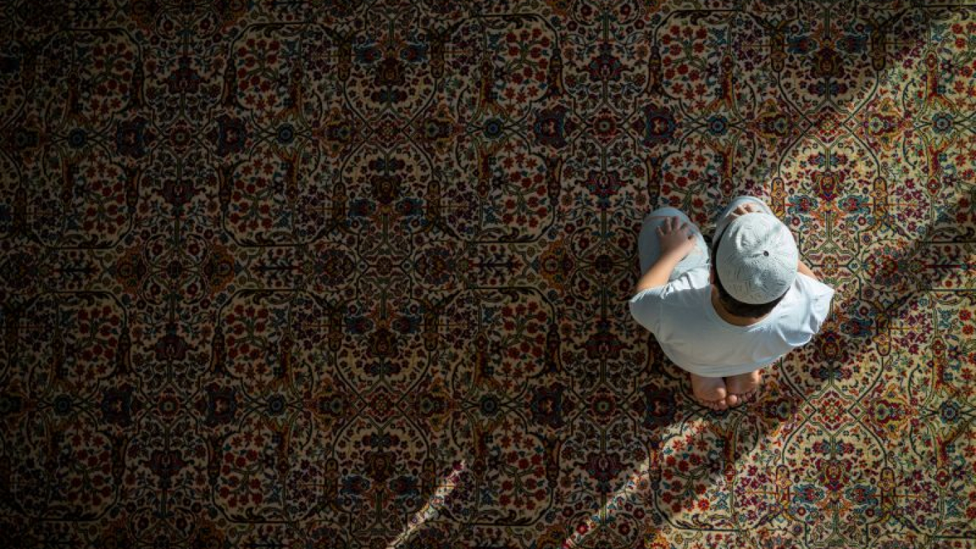 muslim-praying-mosque-traditional-ground-carpet
