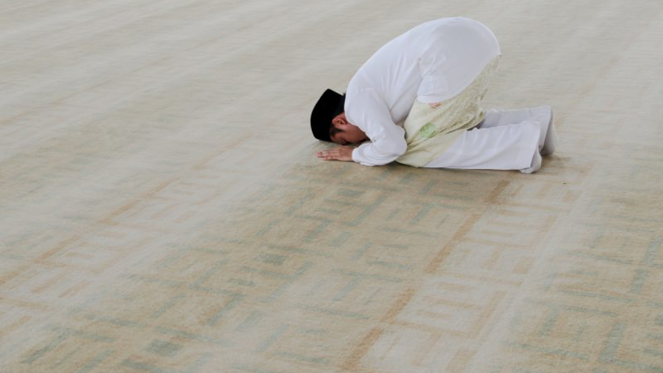 man-praying-man-prostrating-during-prayers-2021-08-29-04-14-05-utc