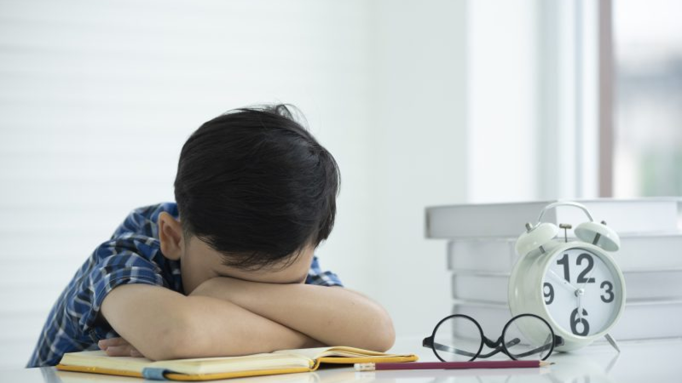 mengembangkandiri.com_children-are-tired-of-learning-and-sleepy-2021-09-01-01-43-52-utc